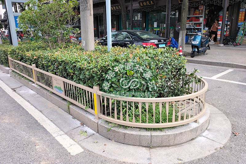 镀锌绿化护栏的性能特点